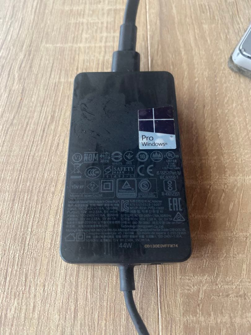 Microsoft Surface Pro 本体 充電器付き