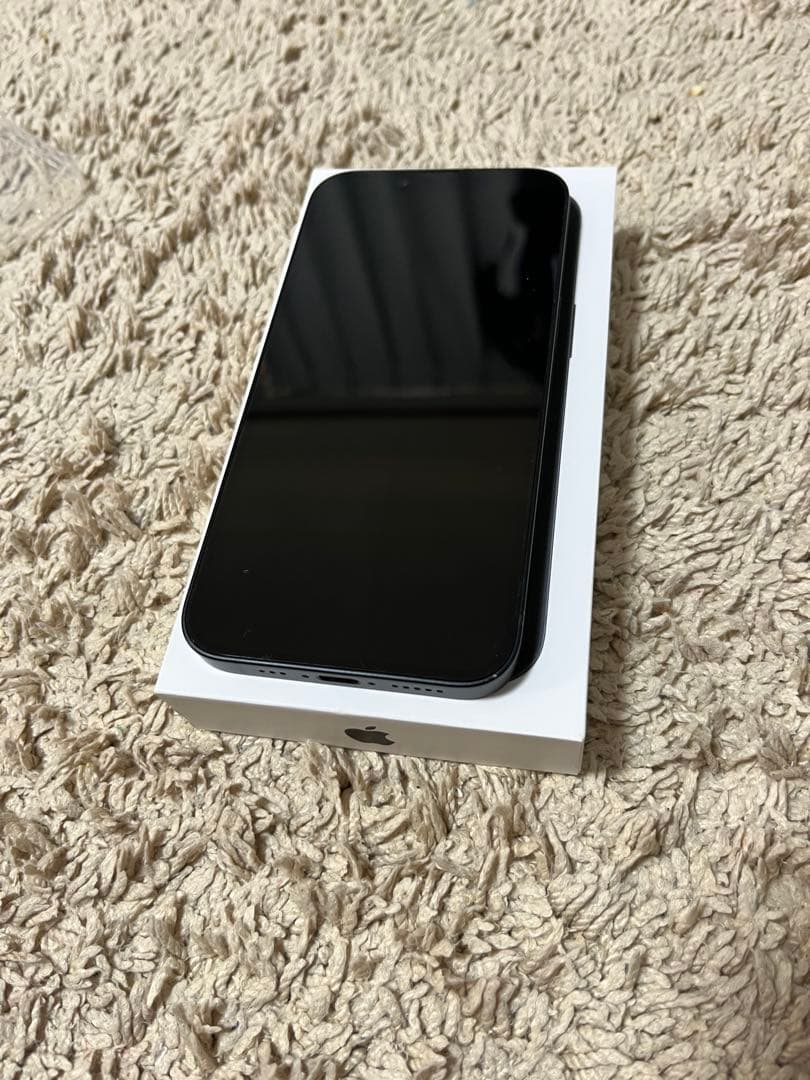 【美品】 iPhone16e 128GB 本体 ホワイト カバー2個付き