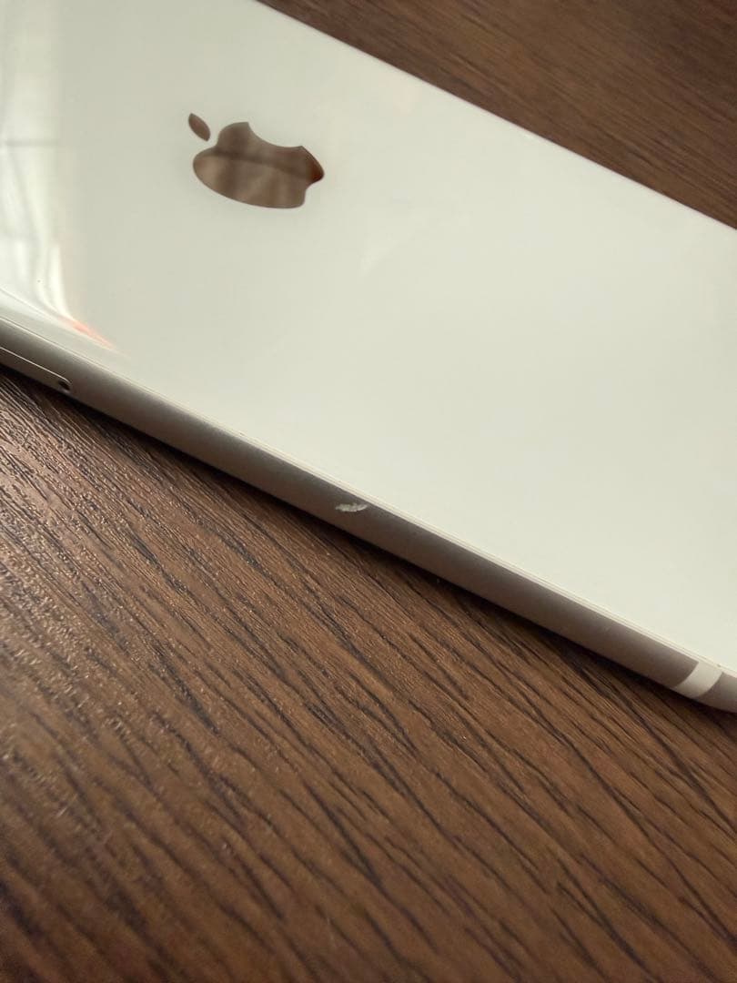 iPhone SE 第2世代 64GB SIMフリー 本体 バッテリー76％