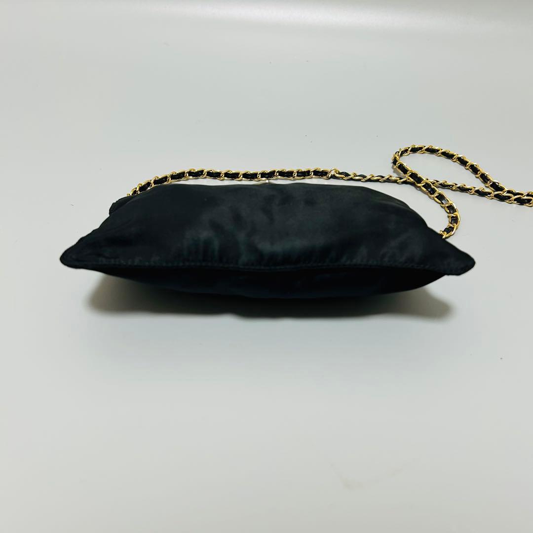PRADA プラダ チェーン ショルダーバッグ カメラバッグ 黒色 三角プレート