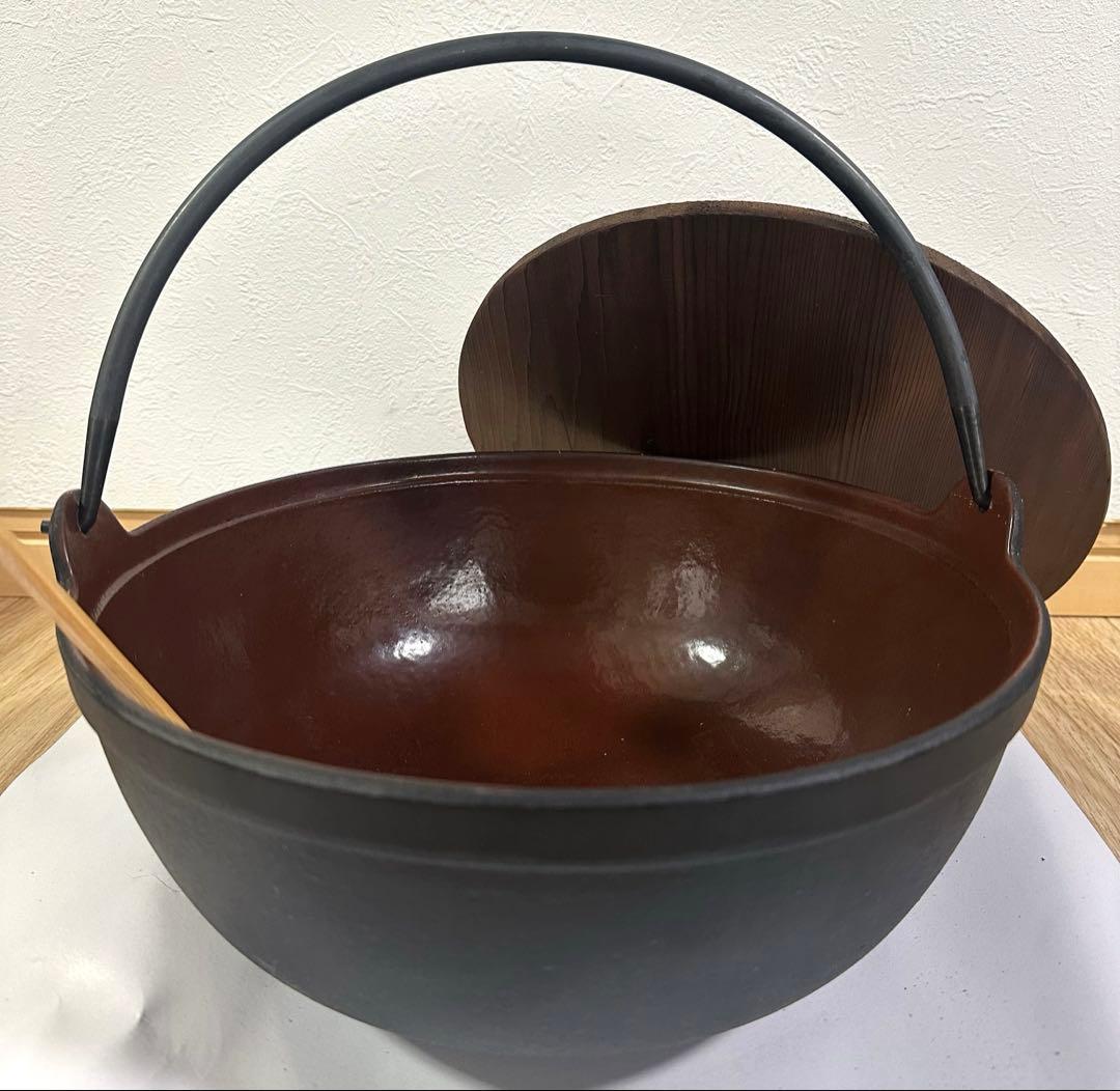 日本製　桑名鋳物　鉄鍋　特大　直径30cm 内側ホーロー仕上げ　やまが鍋　中部