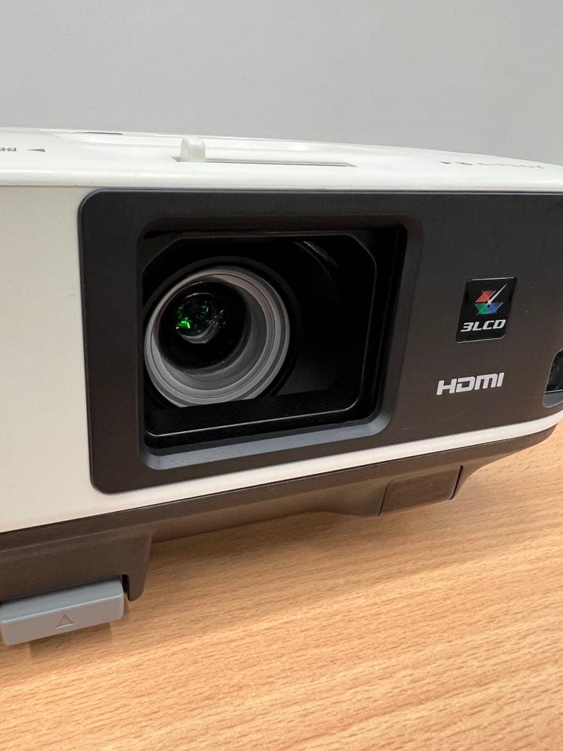 EPSON　プロジェクター　EB-2065