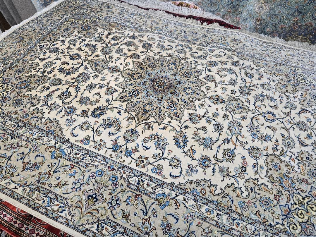 ペルシャ絨毯本物保証100%手織素材天然シルクfallah工房花柄157×106