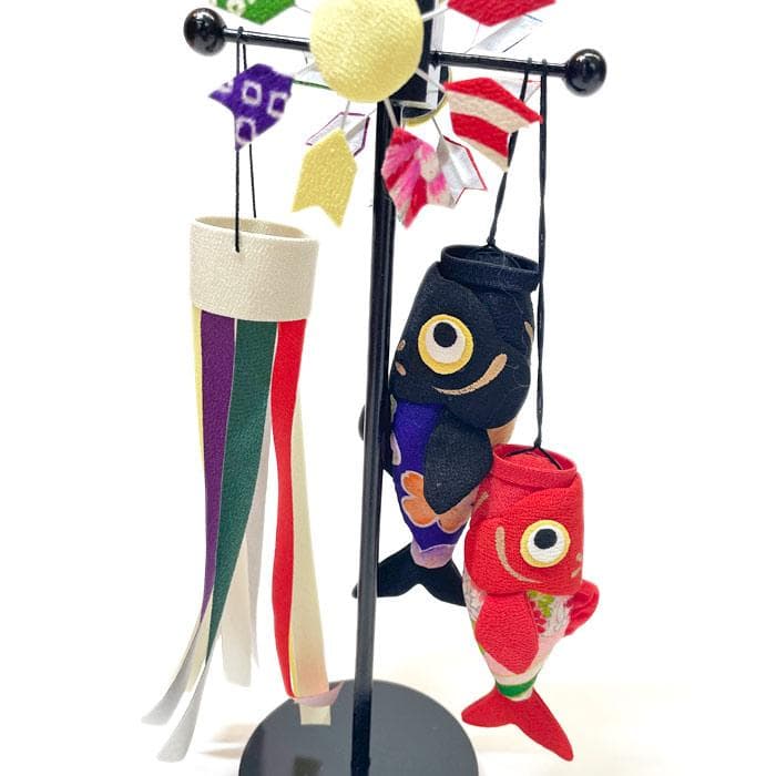 古布飛翔こいのぼり飾り　五月人形飾り　端午の節句正絹古布卓上飾り