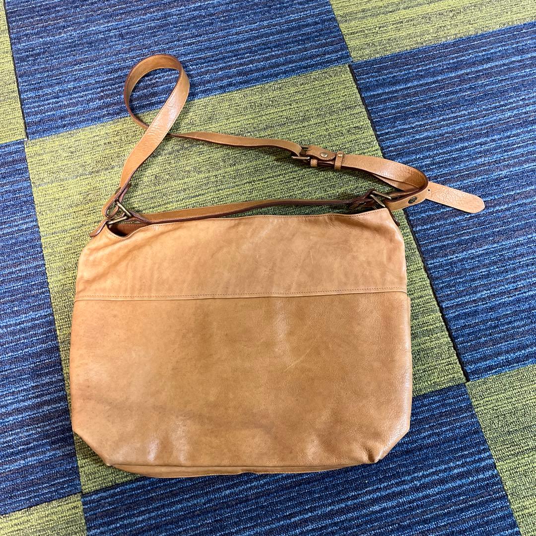 IL BISONTE ベージュレザー バッグ