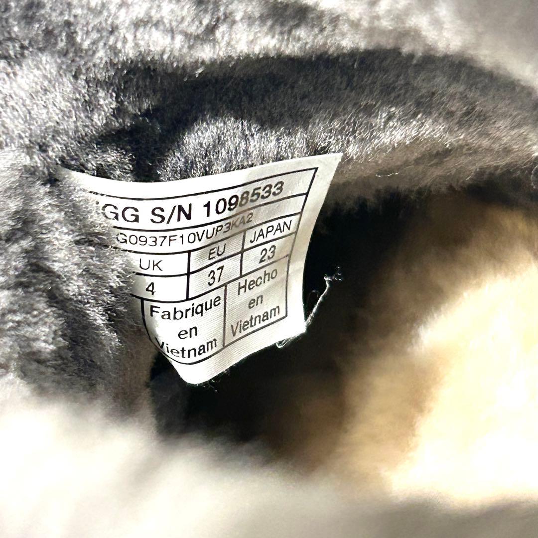 美品 UGG アグ フラッフ キルテッド ミニ グレー ムートンブーツ 箱付き