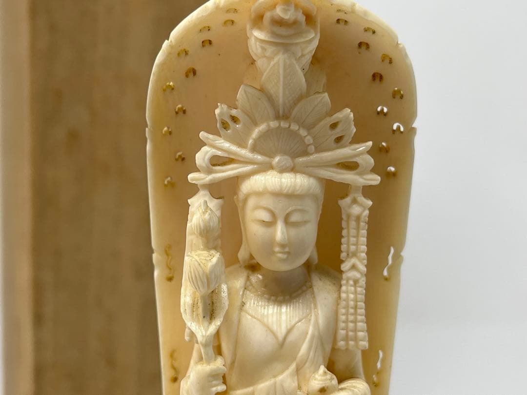 象牙調 聖観音 古龍作 18.5cm