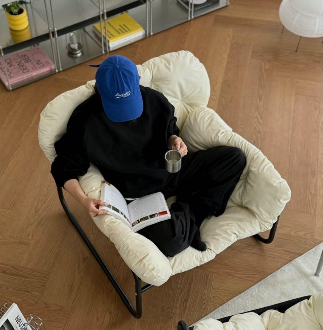 ブラックフレーム パテッド ラウンジチェア 1人掛けソファ オフホワイト