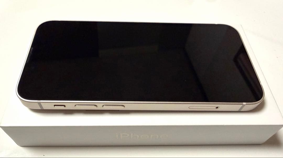 【美品】Apple iPhone 13 128GB スターライト