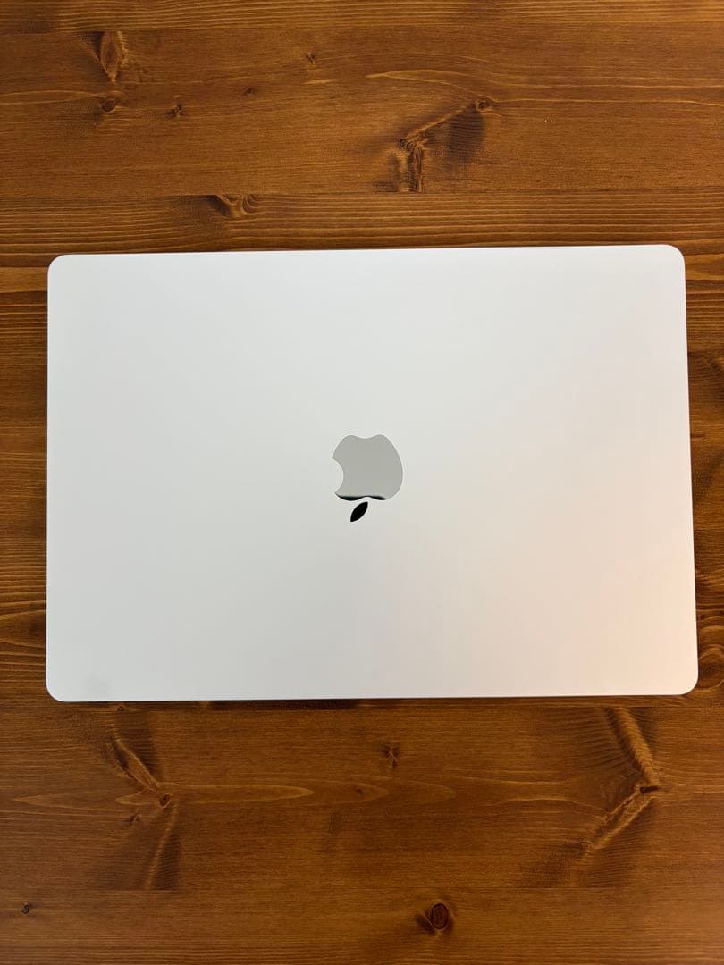 【雨】MacBook Air M4 15インチ 16GBメモリ