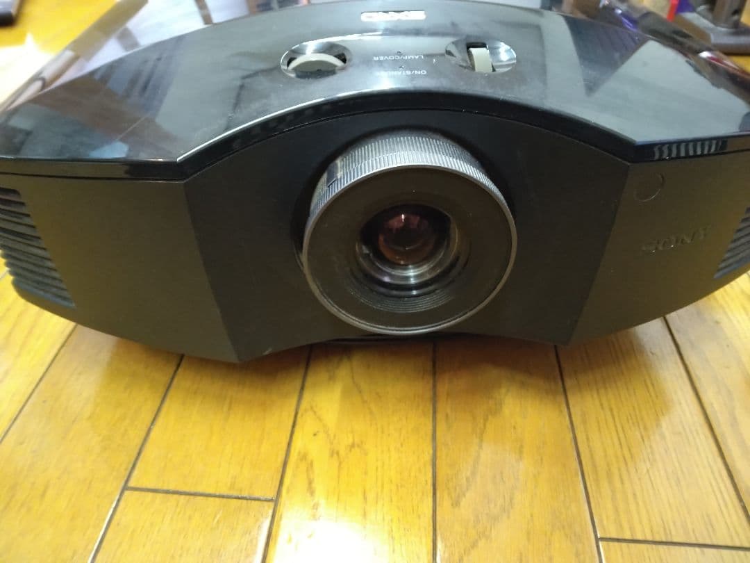 SONY VPL-HW30　3Dプロジェクター(交換用ランプ付)