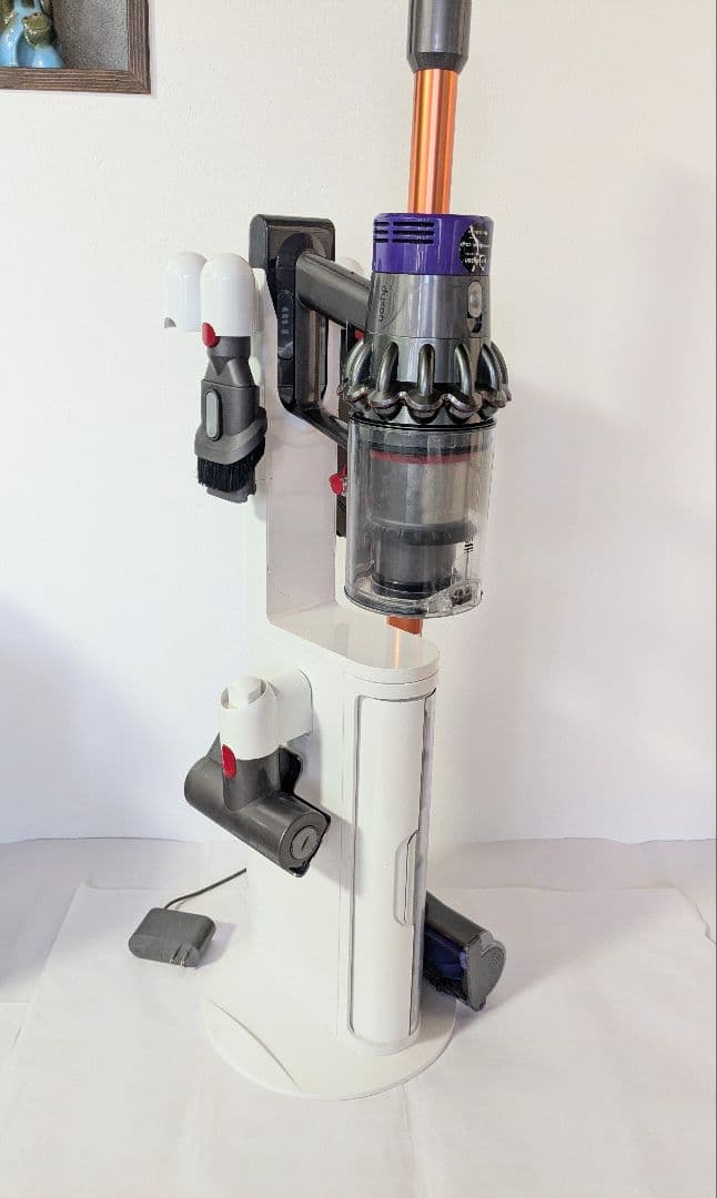 【60分稼働】ダイソン掃除機V10 スタンド(フロアドック)付き　⑪