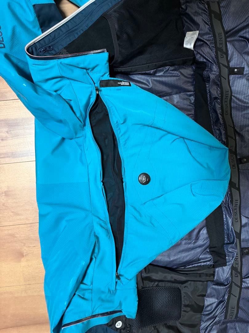 スキーウェア　デサント