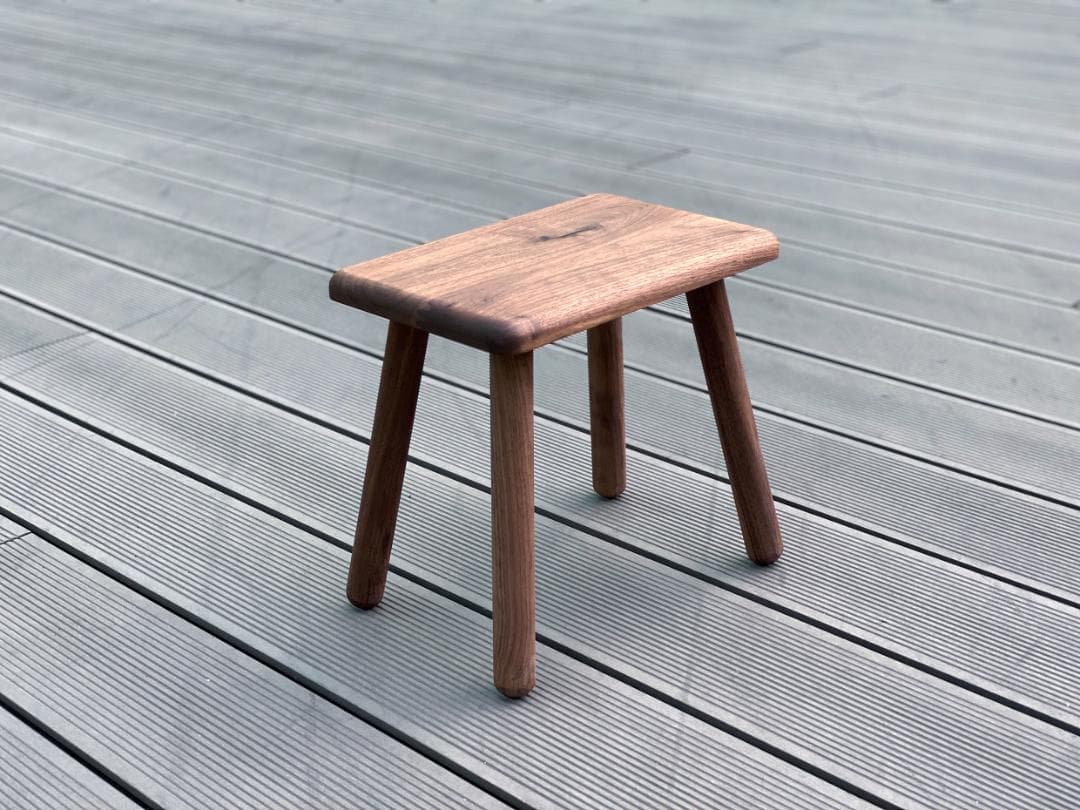 ア*ル様 ウッドスタンド（Walnut製）四角300×180㎜ (高：280㎜)