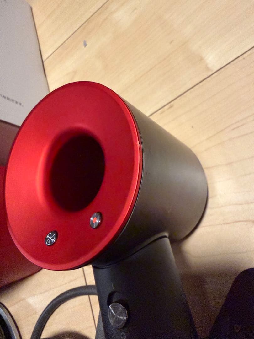 Dyson Supersonic ヘアドライヤー レッド
