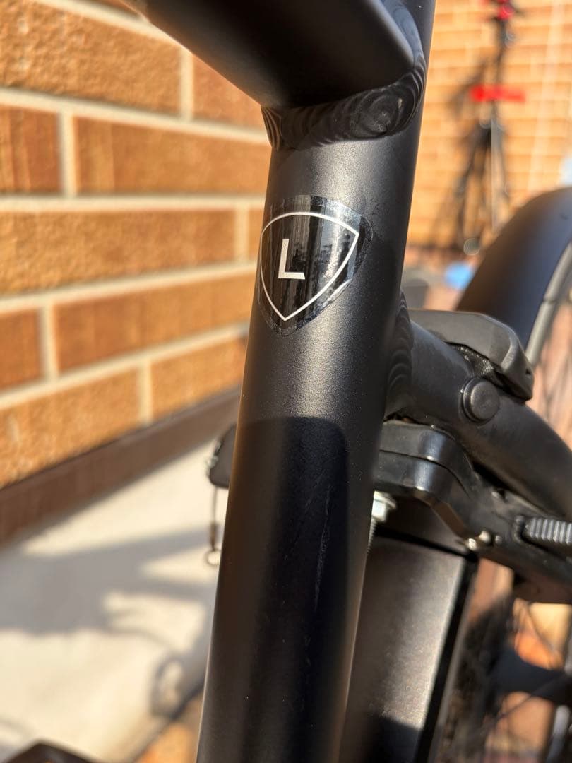 スペシャライズド　クロスバイクSirrus シラス　2.0 Ｌサイズ 2022年