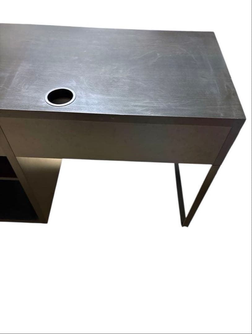 黒い机　　縦約52cm 横約107cm 高さ約76.5cm