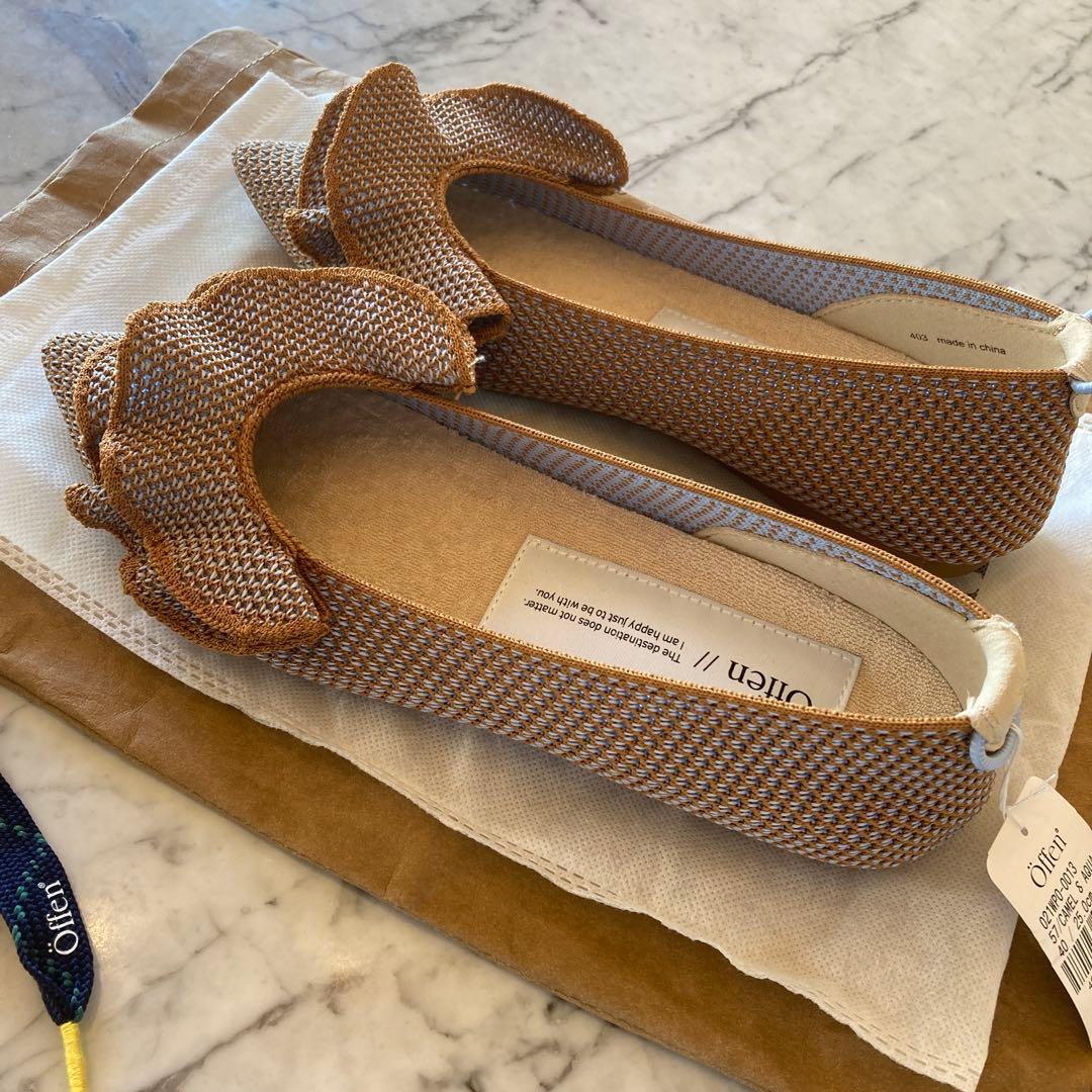 【新品・未使用】Öffen（オッフェン）ポインテッドトゥフリル