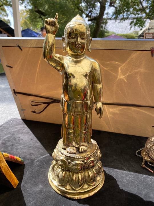 誕生釈迦仏立像　天上天下唯我独尊