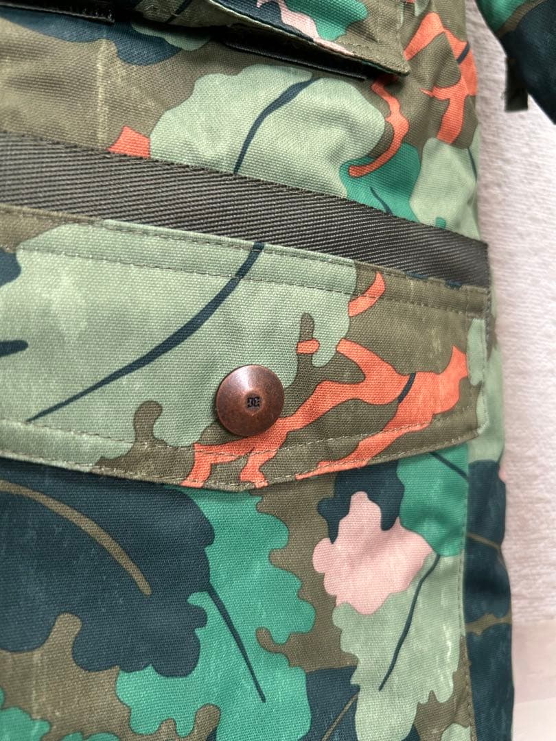 DC カモフラージュ スノーボードジャケット　10M 140cm