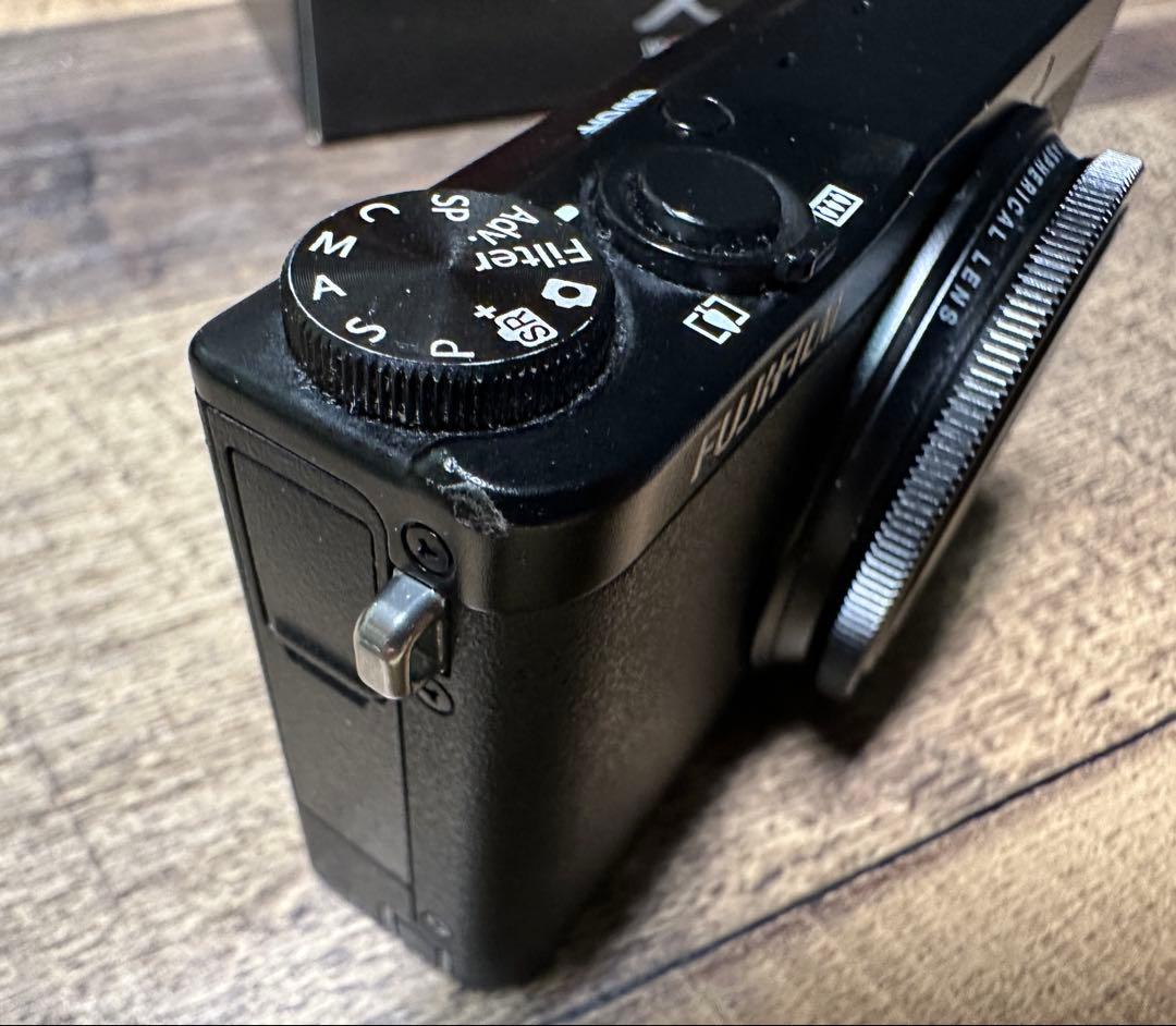 FUJIFILM XQ1 【ジャンク】
