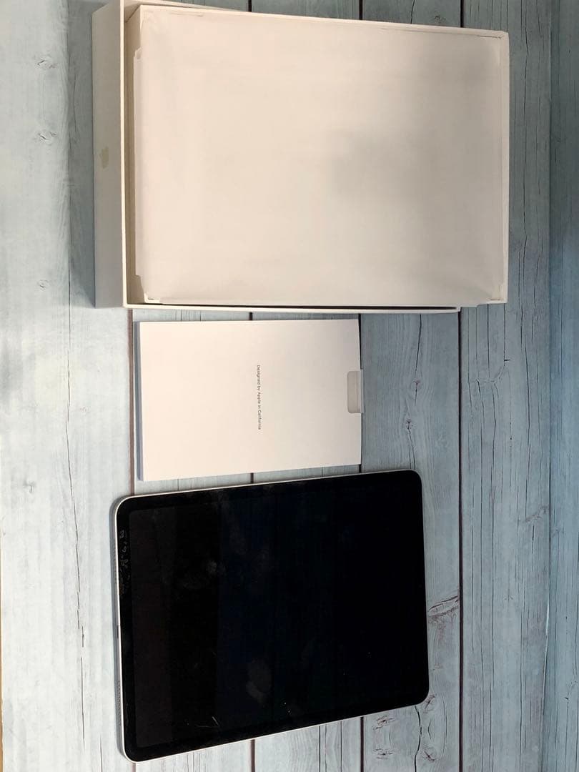【美品】Apple iPad Air (第５世代) Wi-Fi 64GB