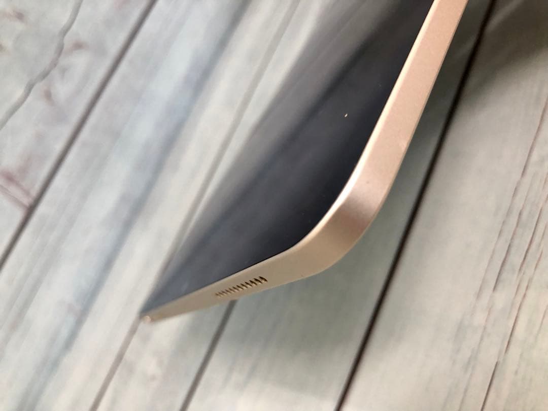【美品】Apple iPad Air (第５世代) Wi-Fi 64GB