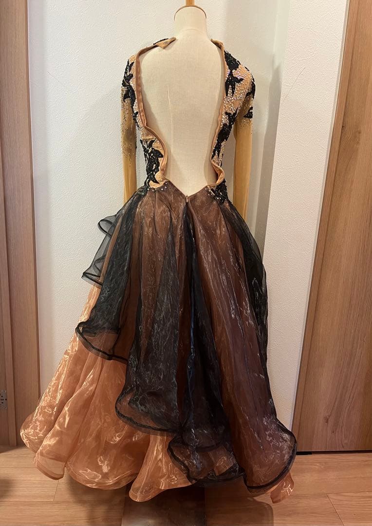 社交ダンス　ドレス　オーダードレスショップフェリシア　プロ着用　スタンダード