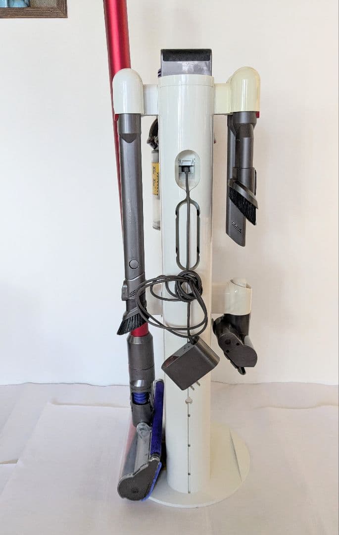 【55分稼働】ダイソン掃除機V10 スタンド(フロアドック）付き　①