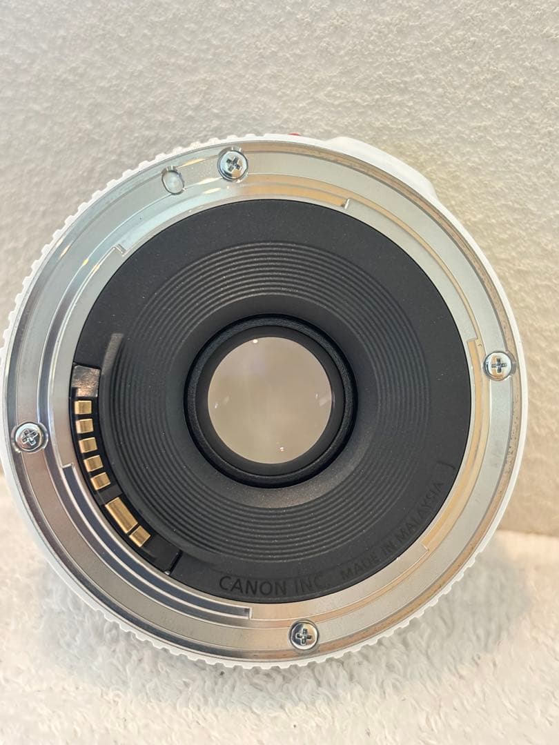 【美品】キャノンEF40mmf2.8STM ホワイト プロテクター赤.黒付き