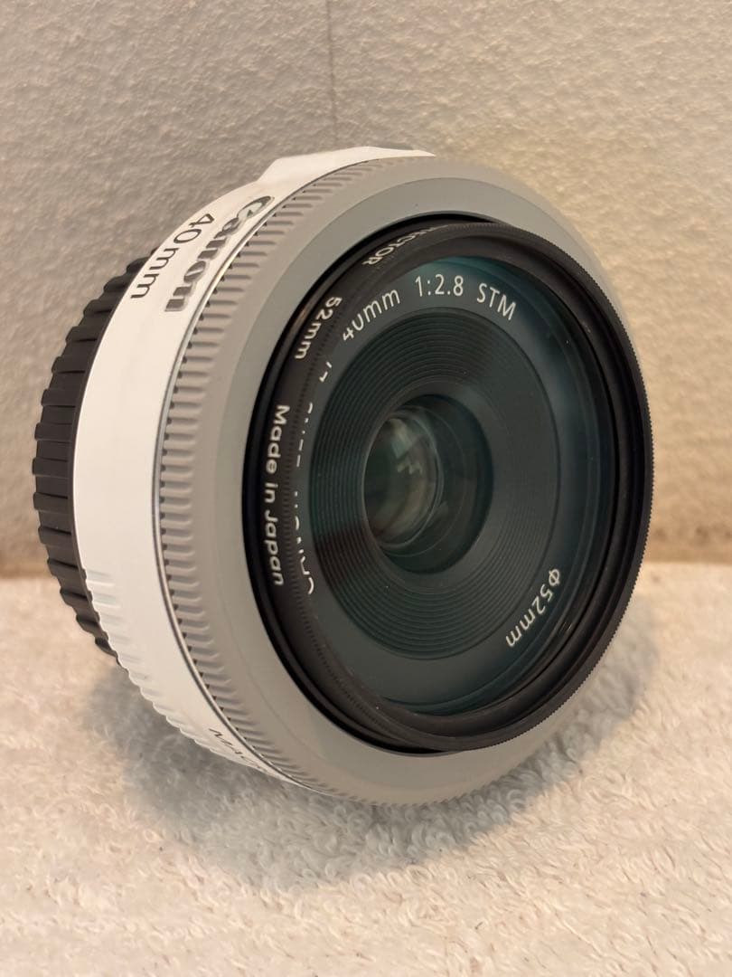 【美品】キャノンEF40mmf2.8STM ホワイト プロテクター赤.黒付き