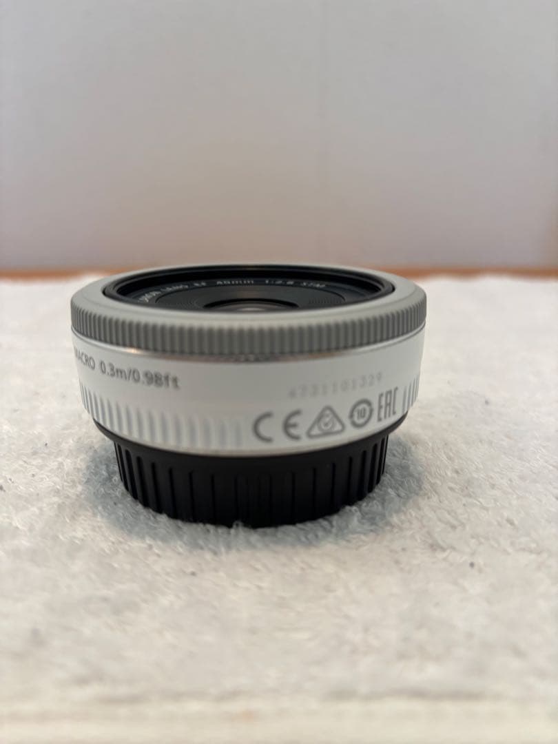 【美品】キャノンEF40mmf2.8STM ホワイト プロテクター赤.黒付き