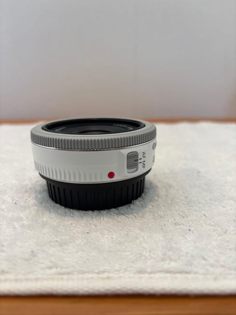 【美品】キャノンEF40mmf2.8STM ホワイト プロテクター赤.黒付き
