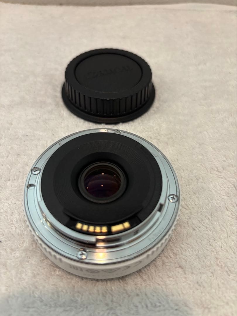 【美品】キャノンEF40mmf2.8STM ホワイト プロテクター赤.黒付き
