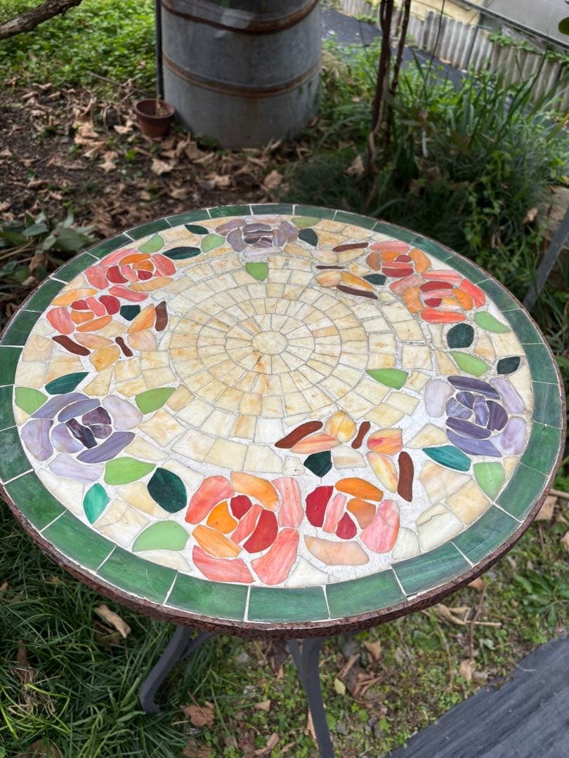 タイルモザイク ガーデンテーブル アンティーク ジャンクガーデン　ディスプレイ