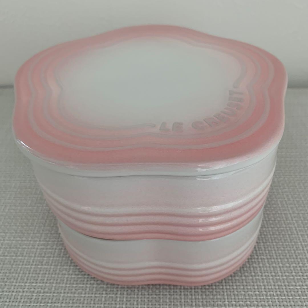 ルクルーゼ　スタッキングフラワーコンテナーズ&レンゲ3点セット♪