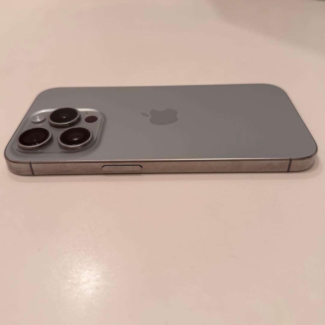 iPhone 15 Pro ナチュラルチタニウム128GB 本体