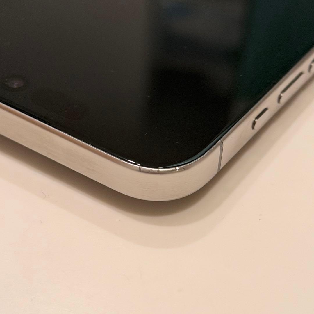 iPhone 15 Pro ナチュラルチタニウム128GB 本体