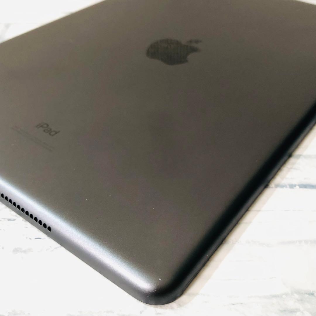 iPad 第7世代 32GB wifiモデル 付属品完備　管理番号：238
