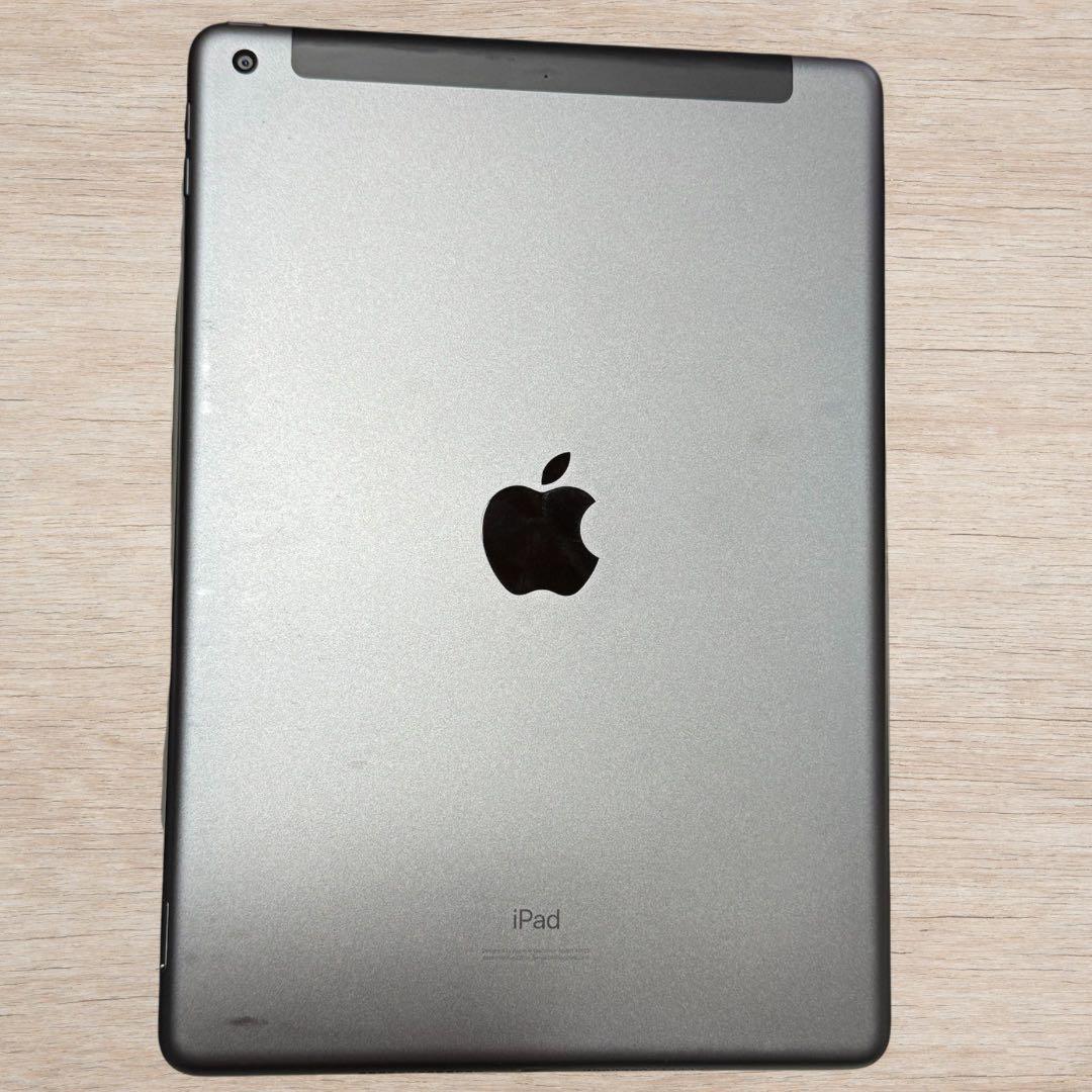 iPad 第8世代 32GB スペースグレー Wi-Fi + Cellular