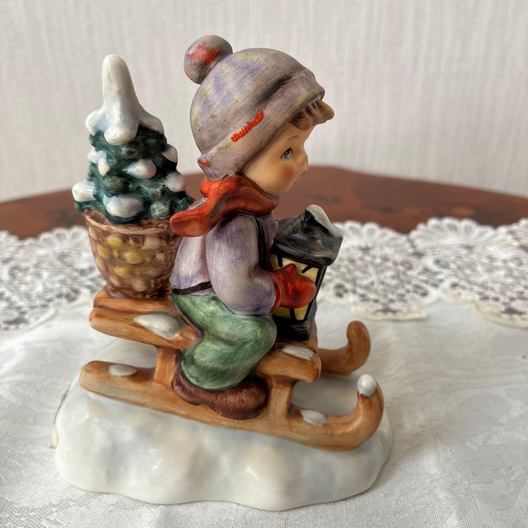 フンメル人形　「クリスマスに乗る」ドイツ・ゲーベル