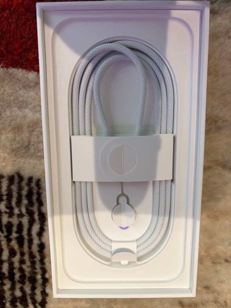 iPhone 16e 128GB ホワイト SIMフリー 美品 付属品完備