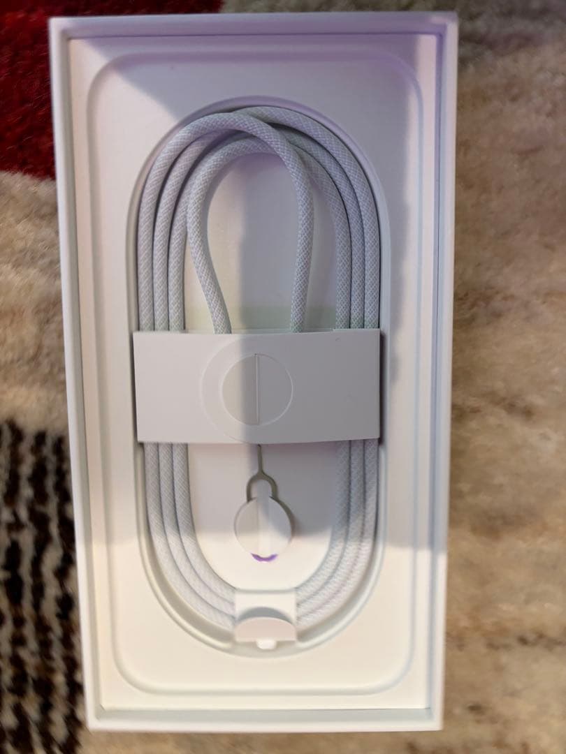 iPhone 16e 128GB ホワイト SIMフリー 美品 付属品完備