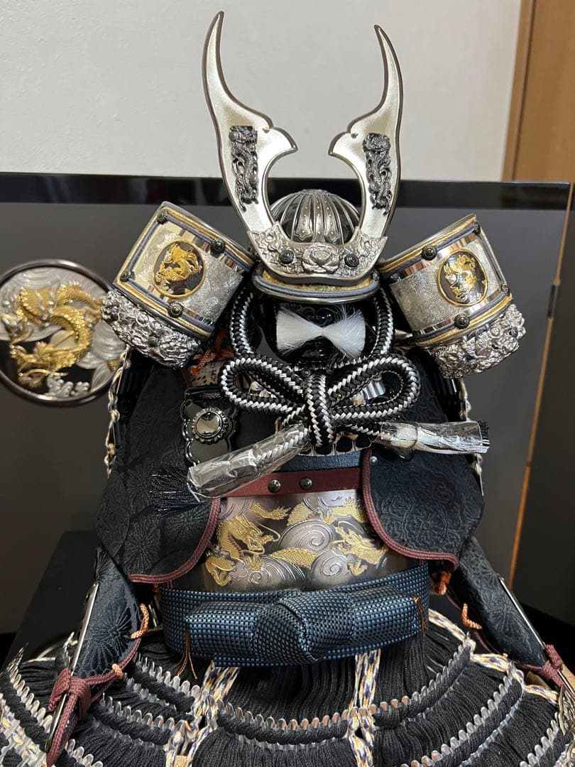 五月人形　いぶし銀昇龍鎧飾り　大和