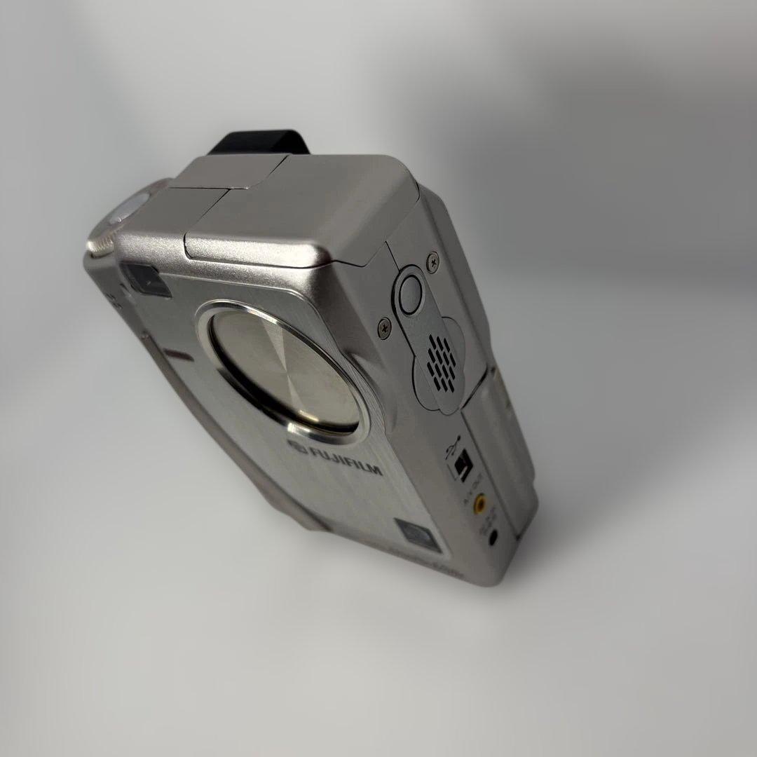 【美品、動作品】FUJIFILM FinePix 4700z 126