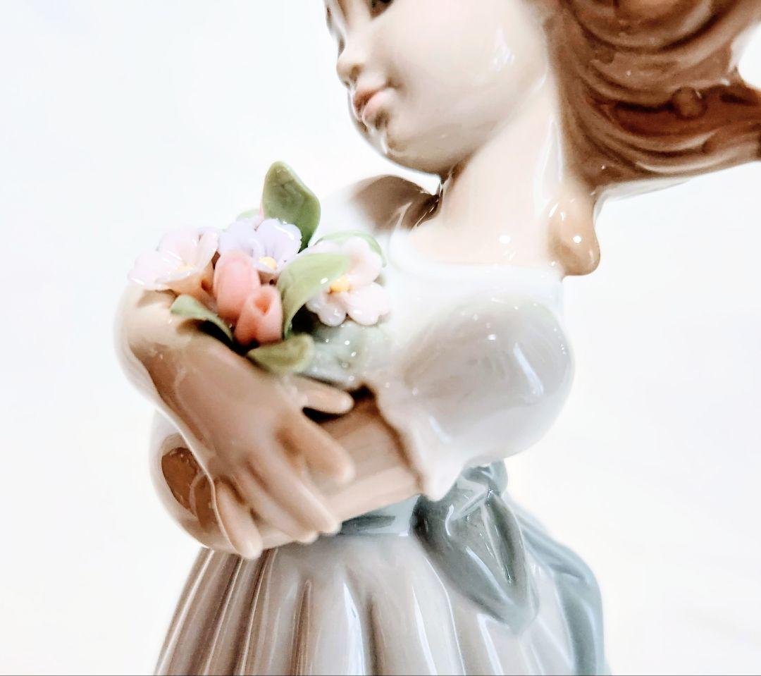 リヤドロ【美品・箱入り】ユートピア　フィギュリン《さわやかな風》No.8248