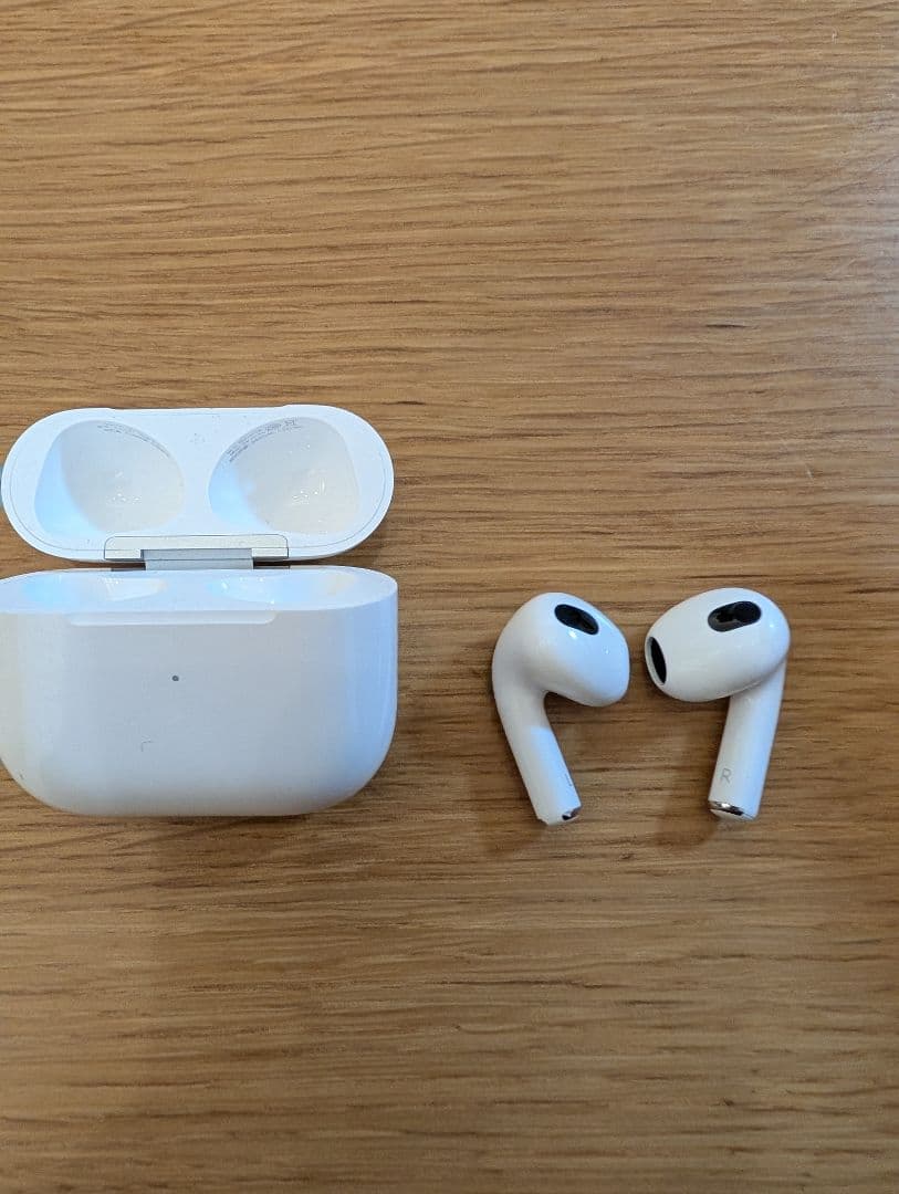 にょす【美品】Apple AirPods 第3世代