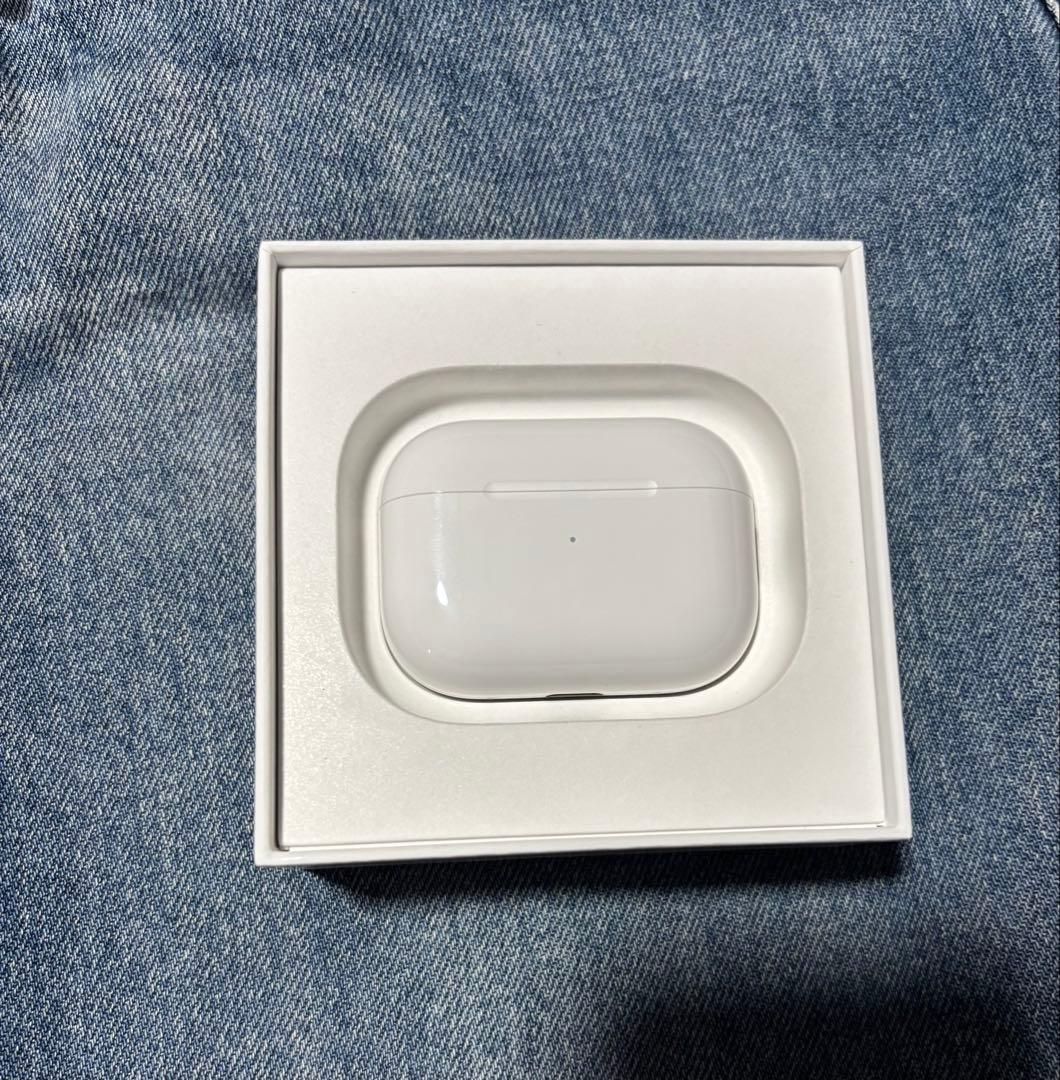 AirPods pro 第2世代 type-c (10/4までの出品です)
