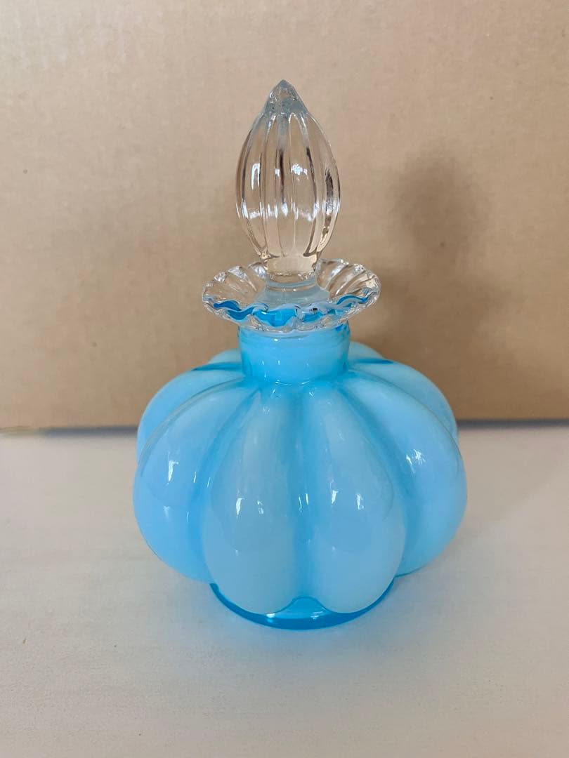 フェントン★パフュームボトル★オーバーレイ★メロン型★ミルクガラス★ベビーブルー