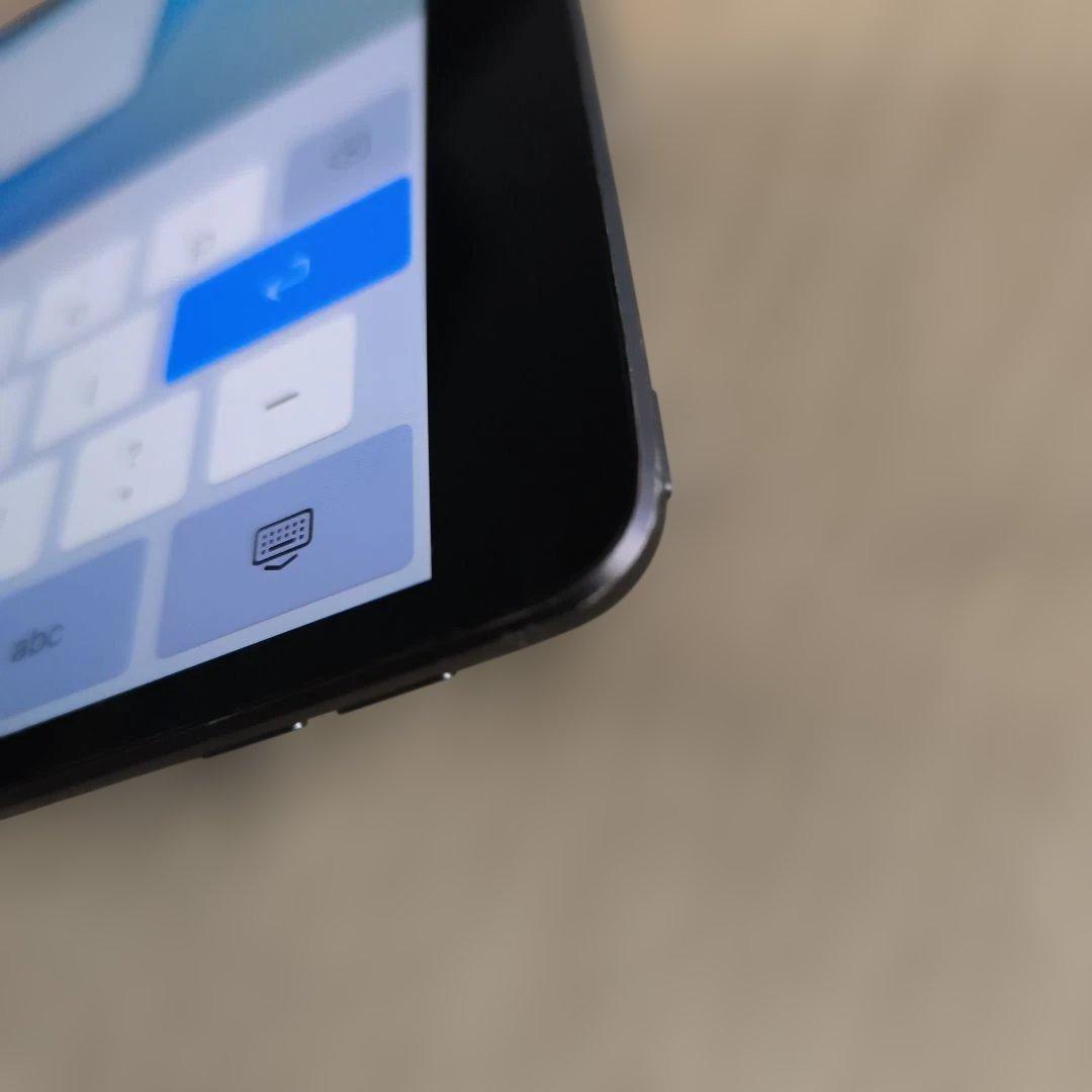 H*f様 iPad Air第3世代/64GB .Wi-Fi + Cellular